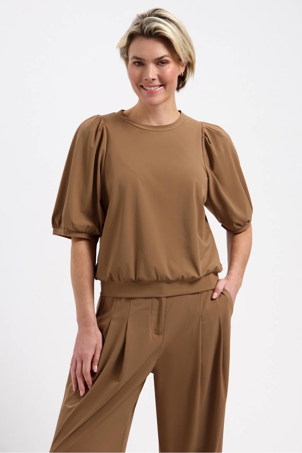 Bruine dames Lady Day top van polyamide met effen, korte mouwen en ronde hals