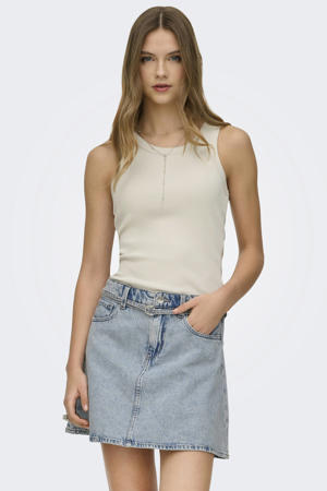 top beige