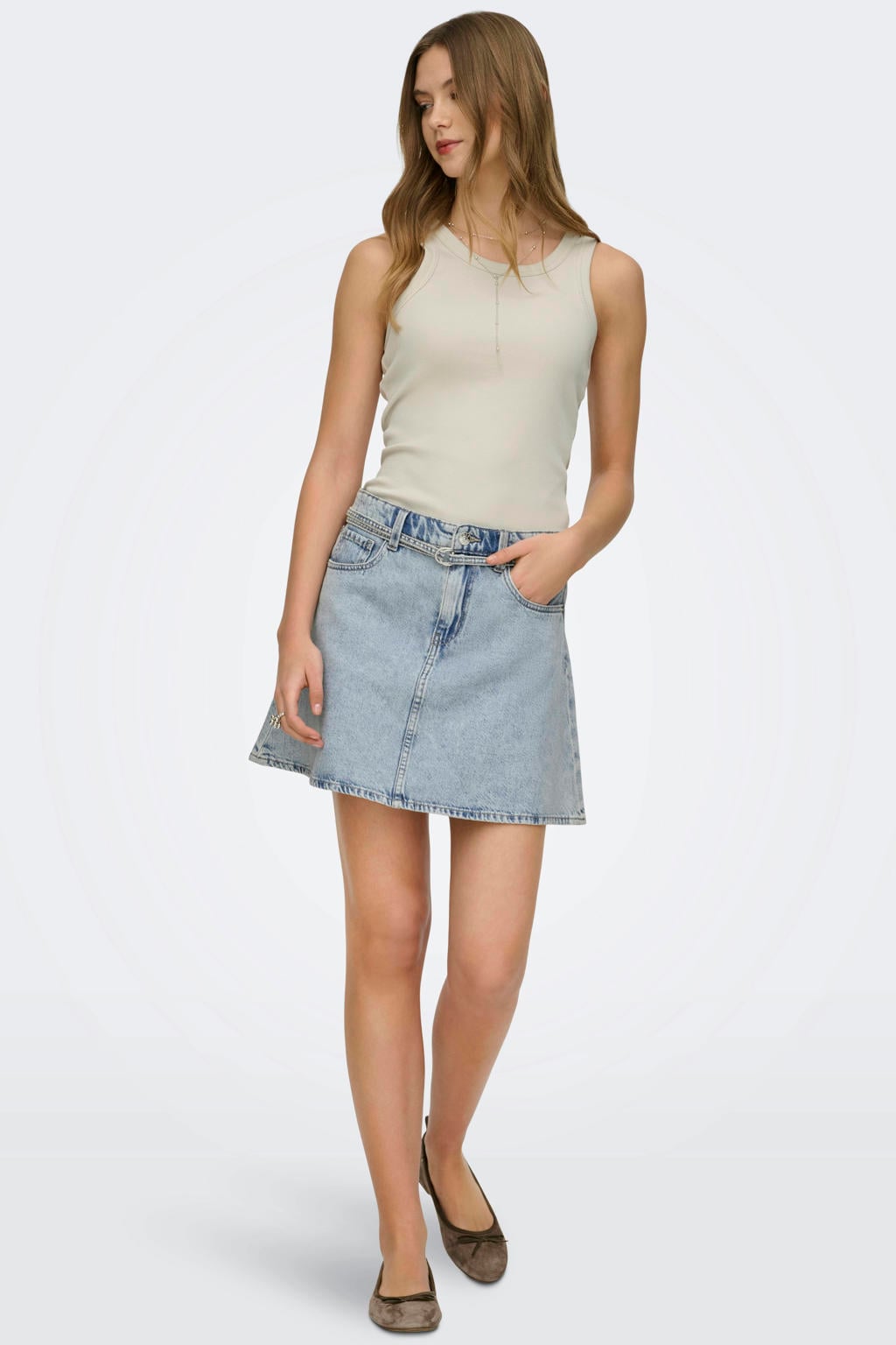 Beige dames ONLY top met effen en ronde hals