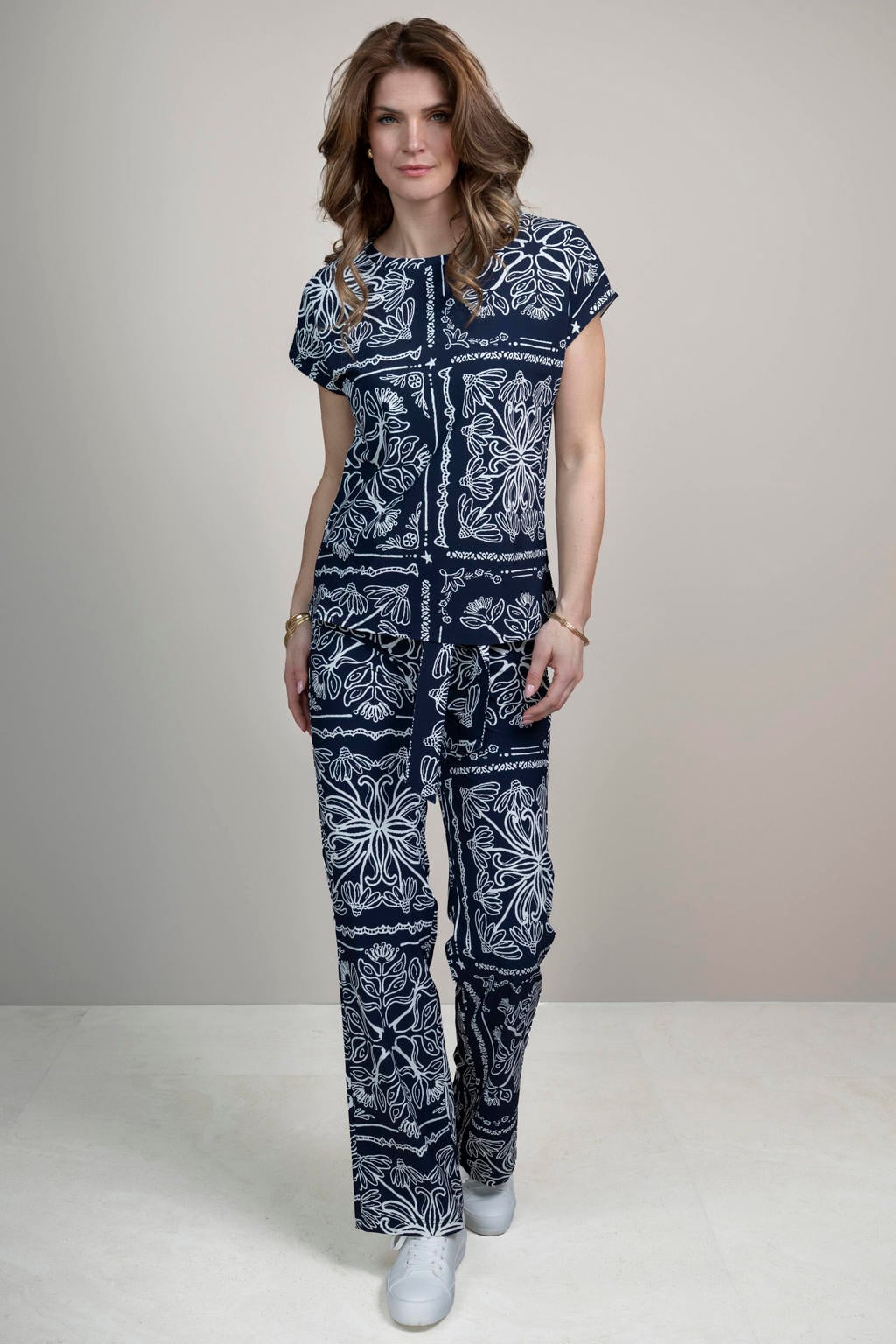 Donkerblauw en witte dames Elvira Collections high waist broek van katoen met loose fit en elastische inzet