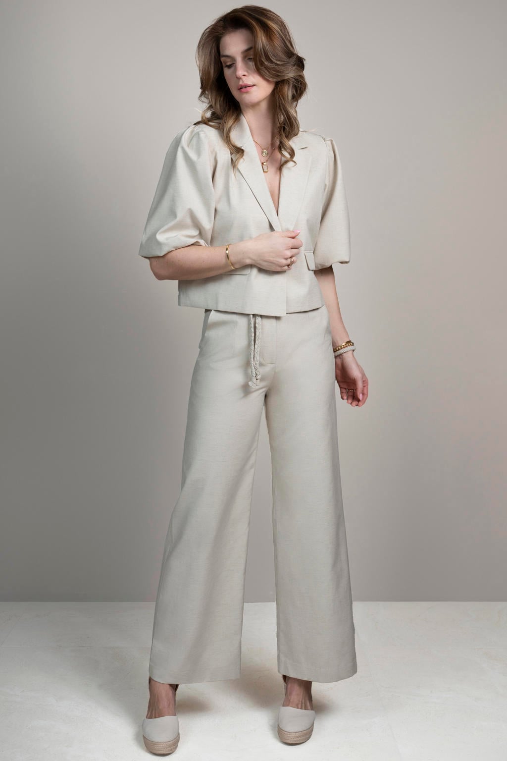 Beige dames Elvira Collections cropped blazer van katoen met effen, lange mouwen, reverskraag en knoopsluiting