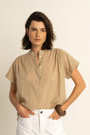 blouse beige