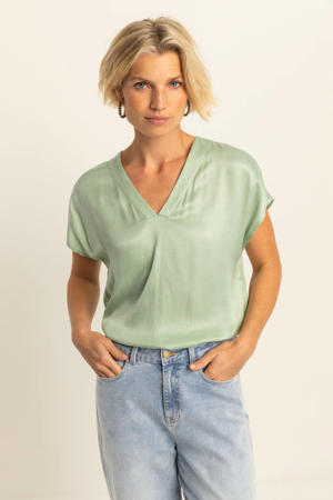 satijnen top lichtgroen