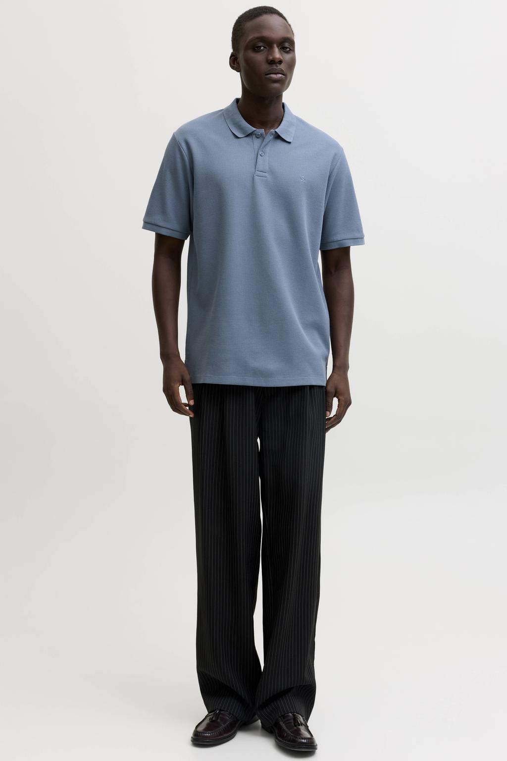 Blauwe heren JACK & JONES ESSENTIALS regular polo met effen, korte mouwen, knoopsluiting en borduursels