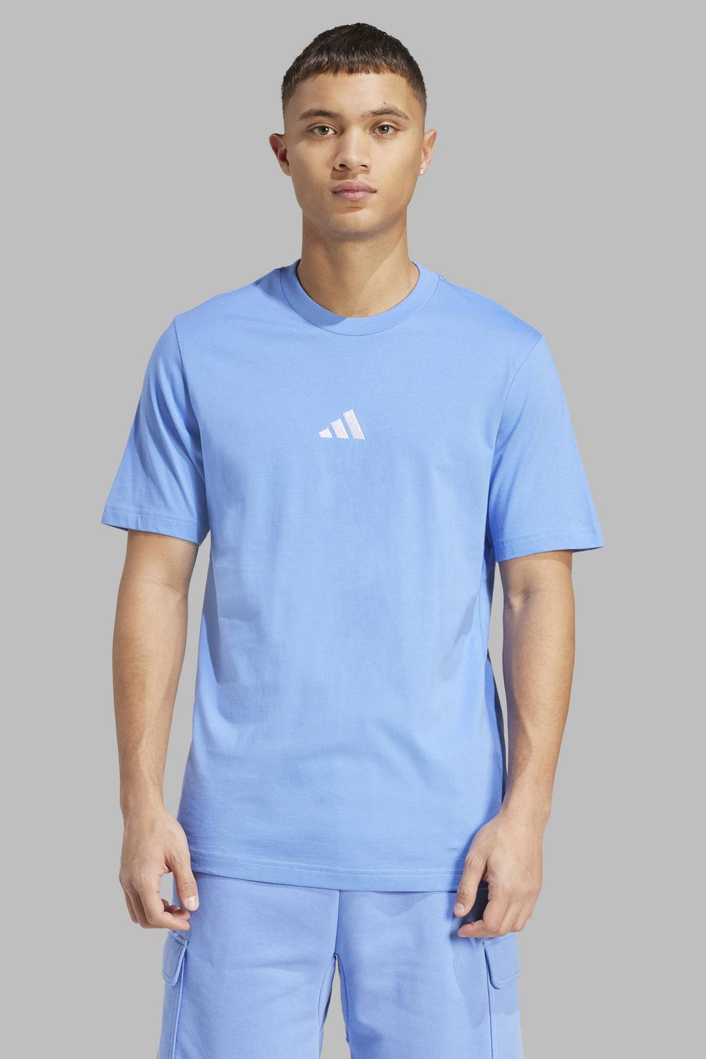 Lichtblauwe heren adidas Sportswear T-shirt van katoen met logo dessin, korte mouwen en ronde hals