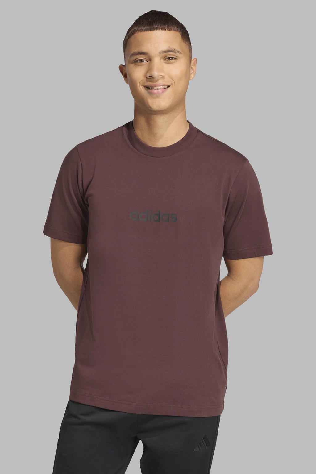 Bruine heren adidas Sportswear regular T-shirt van katoen met logo dessin, korte mouwen en ronde hals