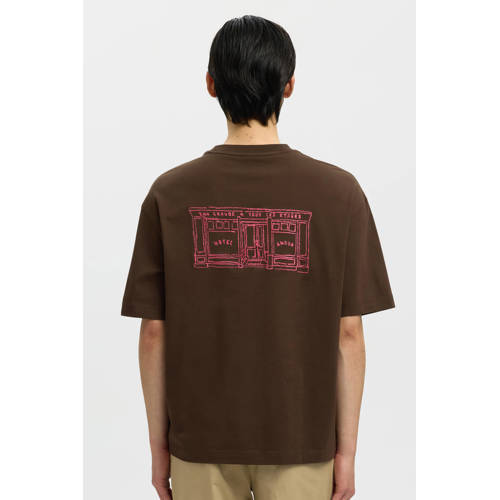SELECTED HOMME relaxed T-shirt met backprint bruin afbeelding
