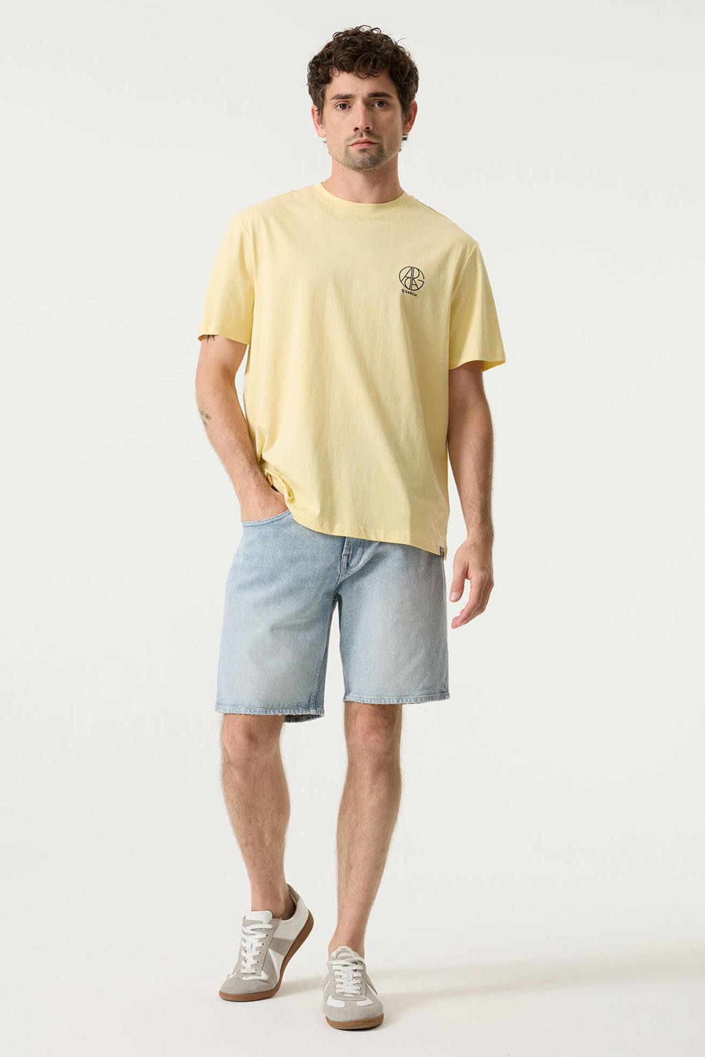 Gele heren Garcia relaxed fit T-shirt van katoen met logo dessin, korte mouwen en ronde hals