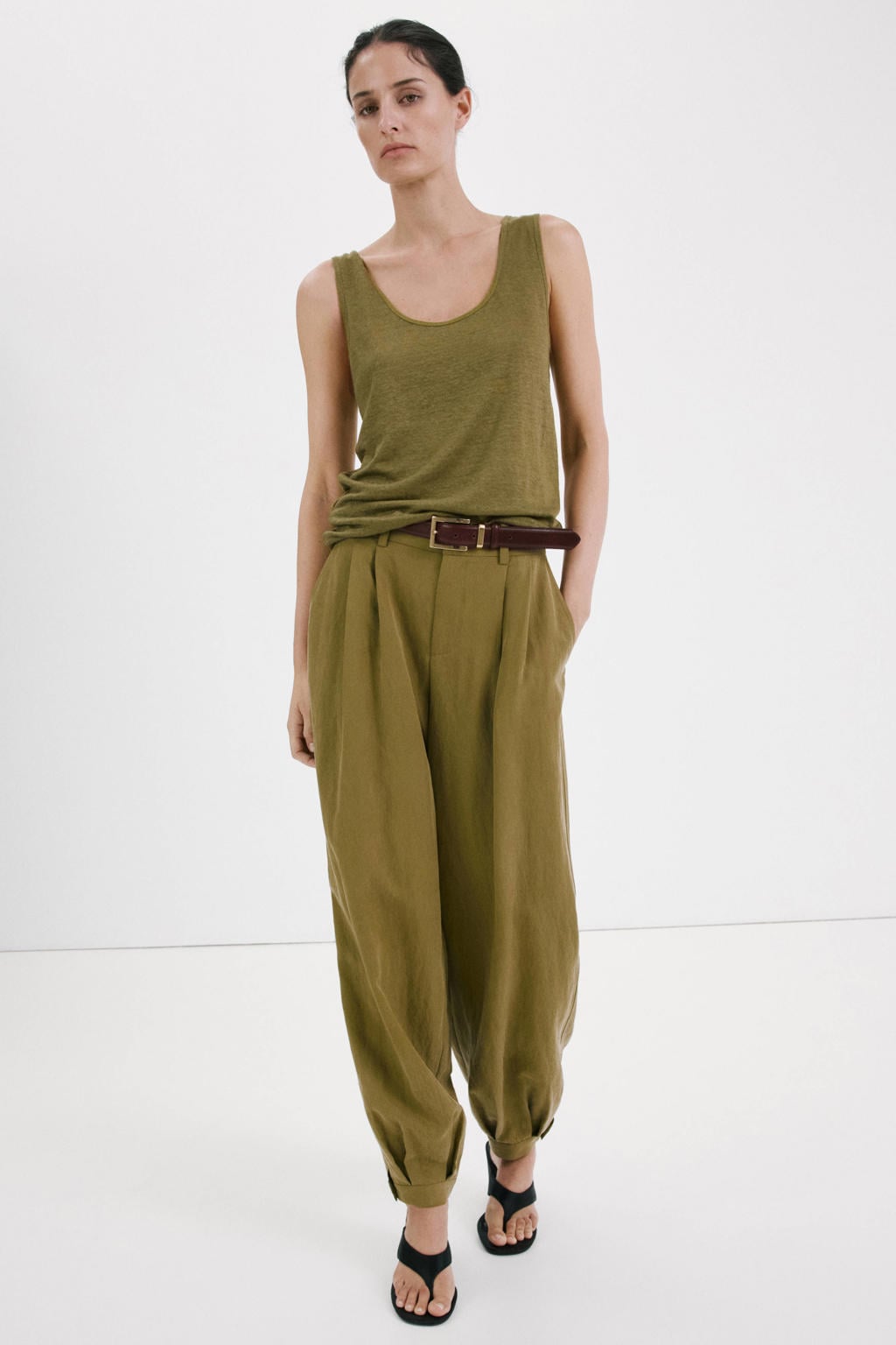 Groene dames Mango top van linnen met effen en ronde hals