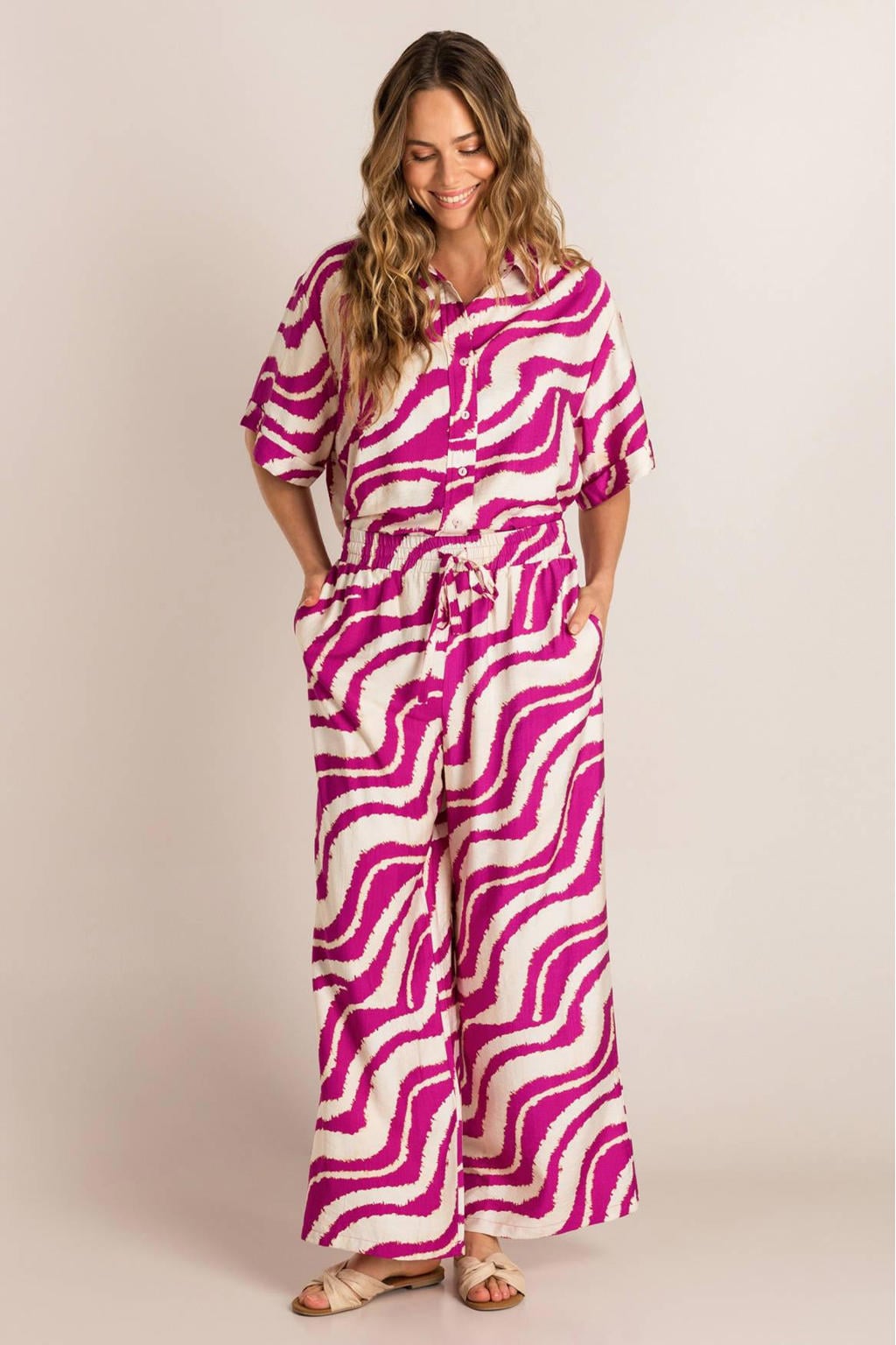 Roze en ecru dames Ivy Beau wide leg regular waist broek van viscose met elastische tailleband met koord