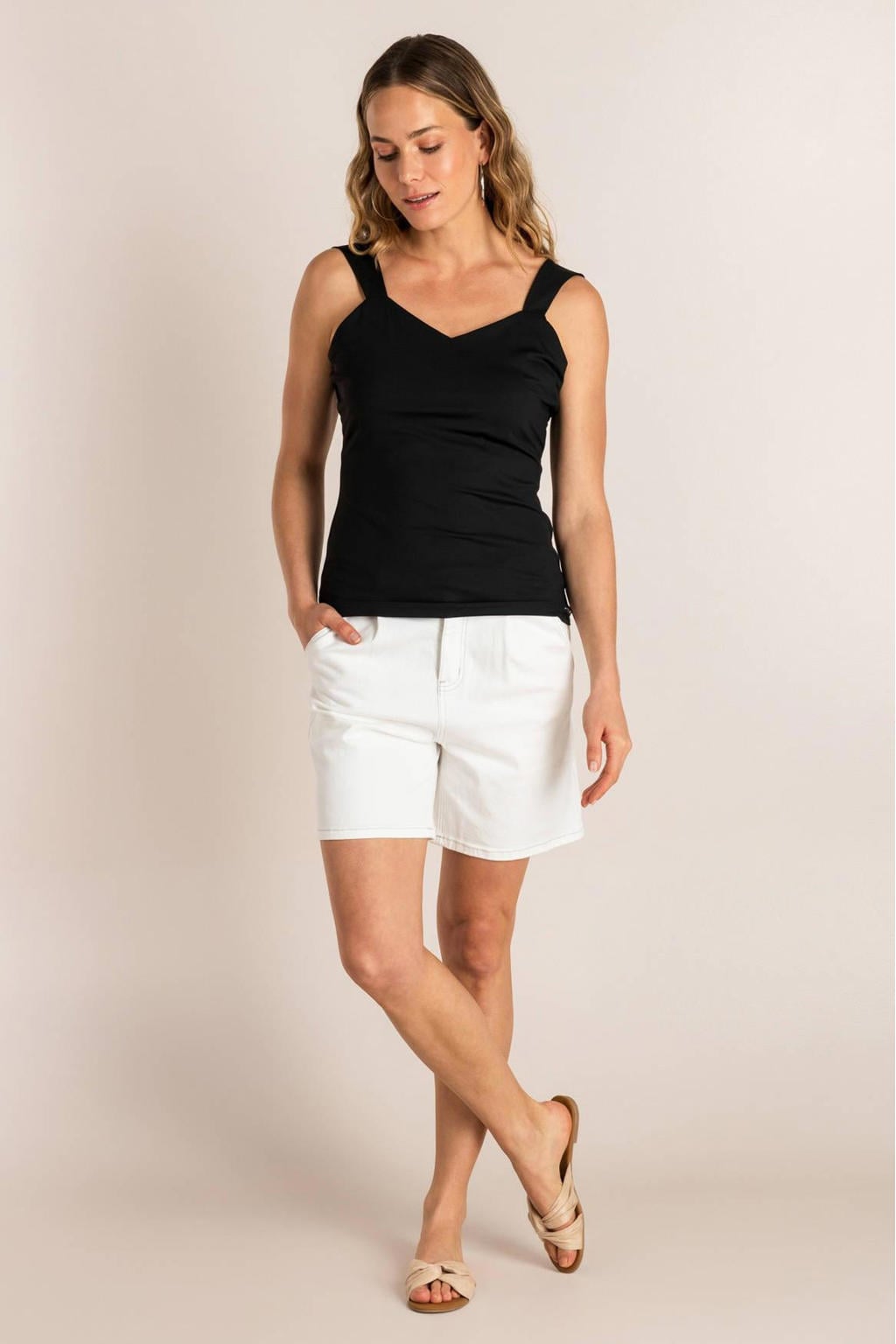 Zwarte dames Ivy Beau top travelstof met effen en V-hals
