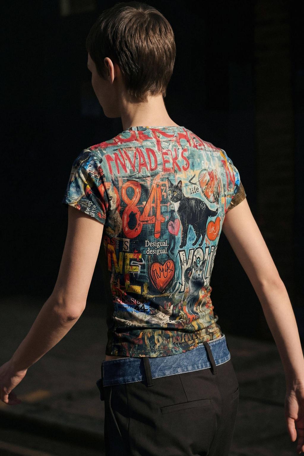 Multikleurige dames Desigual top met korte mouwen en ronde hals
