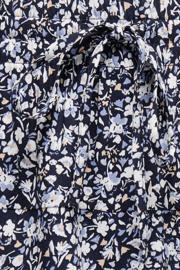 thumbnail: Blauw en zwarte dames ONLY CARMAKOMA regular waist gebloemde casual short van viscose met loose fit en elastische tailleband