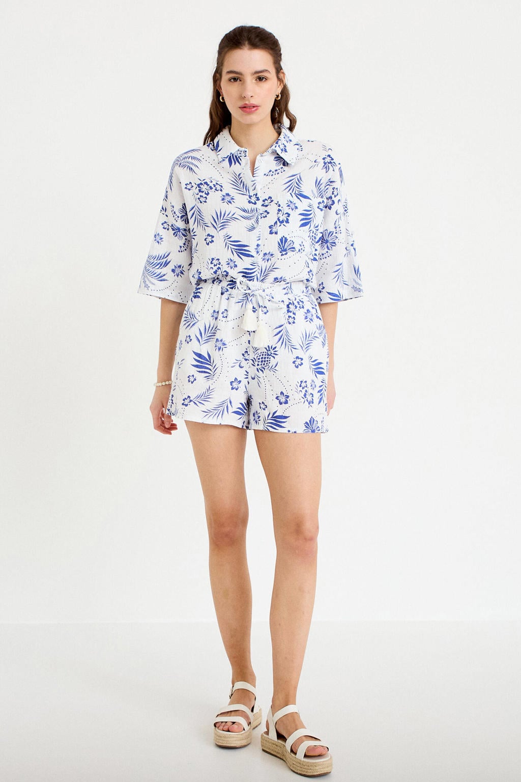 Wit en blauwe dames Cache Cache blouse van katoen met korte mouwen, polo kraag en knoopsluiting