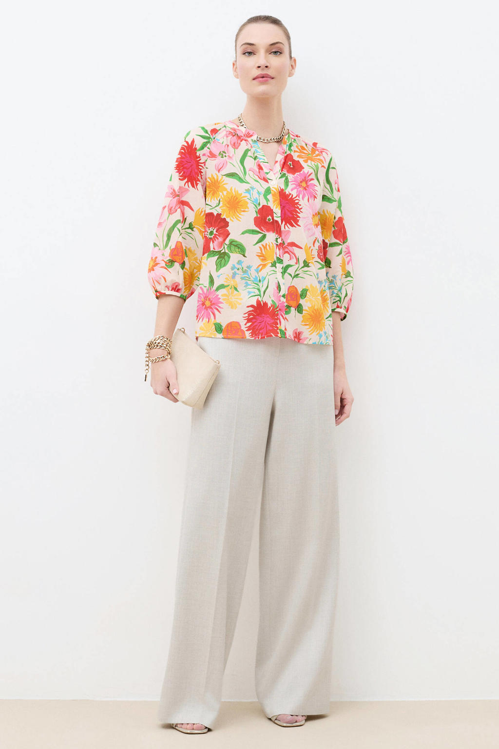 Rood, roze en groene dames Caroll gebloemde blouse van katoen met driekwart mouwen, V-hals en knoopsluiting