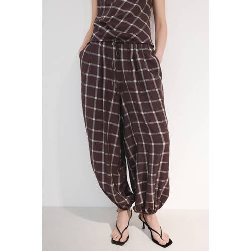 Mango barrel/balloon regular waist geruite broek donkerrood afbeelding
