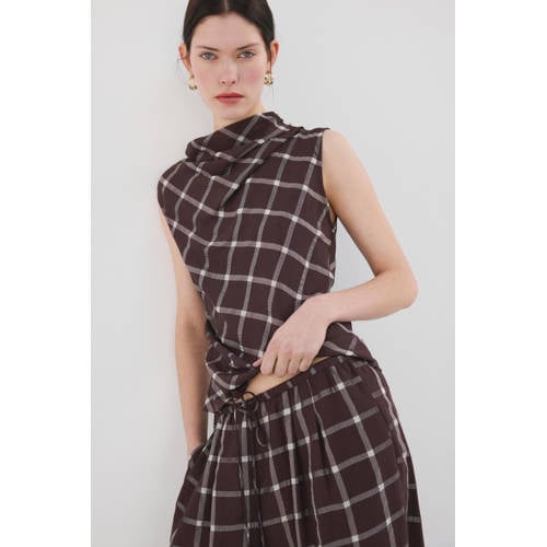 Mango barrel regular waist geruite broek donkerrood afbeelding