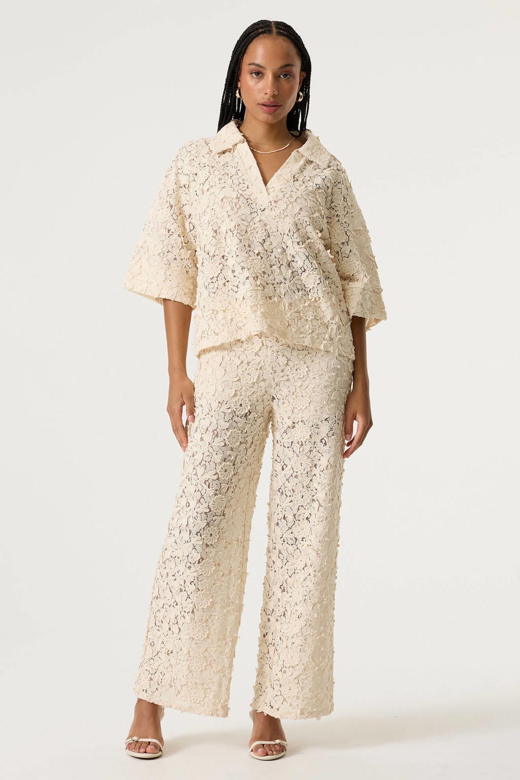 Beige dames Garcia top broderie met effen, half lange mouwen en reverskraag