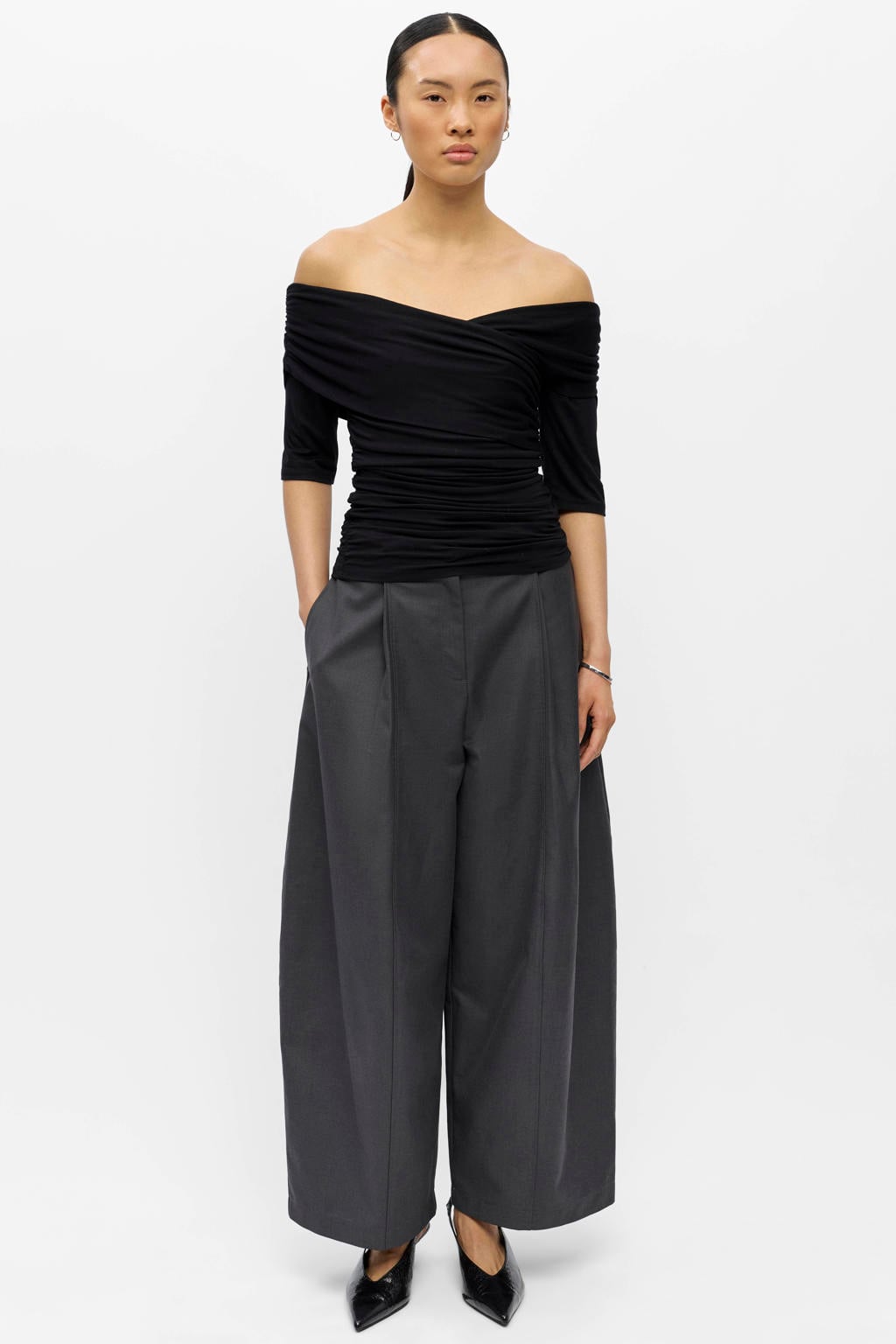 Zwarte dames OBJECT top van viscose met effen, korte mouwen, V-hals en gebreide details