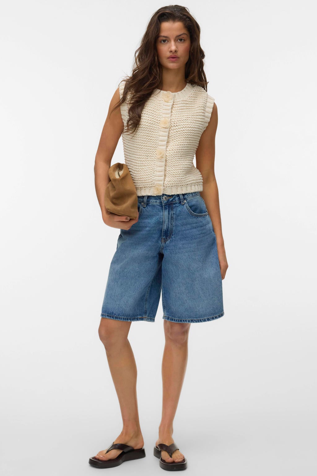 Beige dames VERO MODA gebreid vest met effen, ronde hals, knoopsluiting en sierknopen