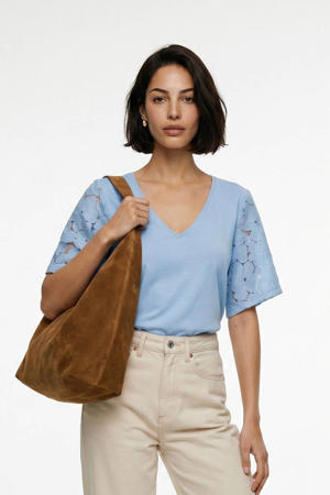T-shirt broderie lichtblauw
