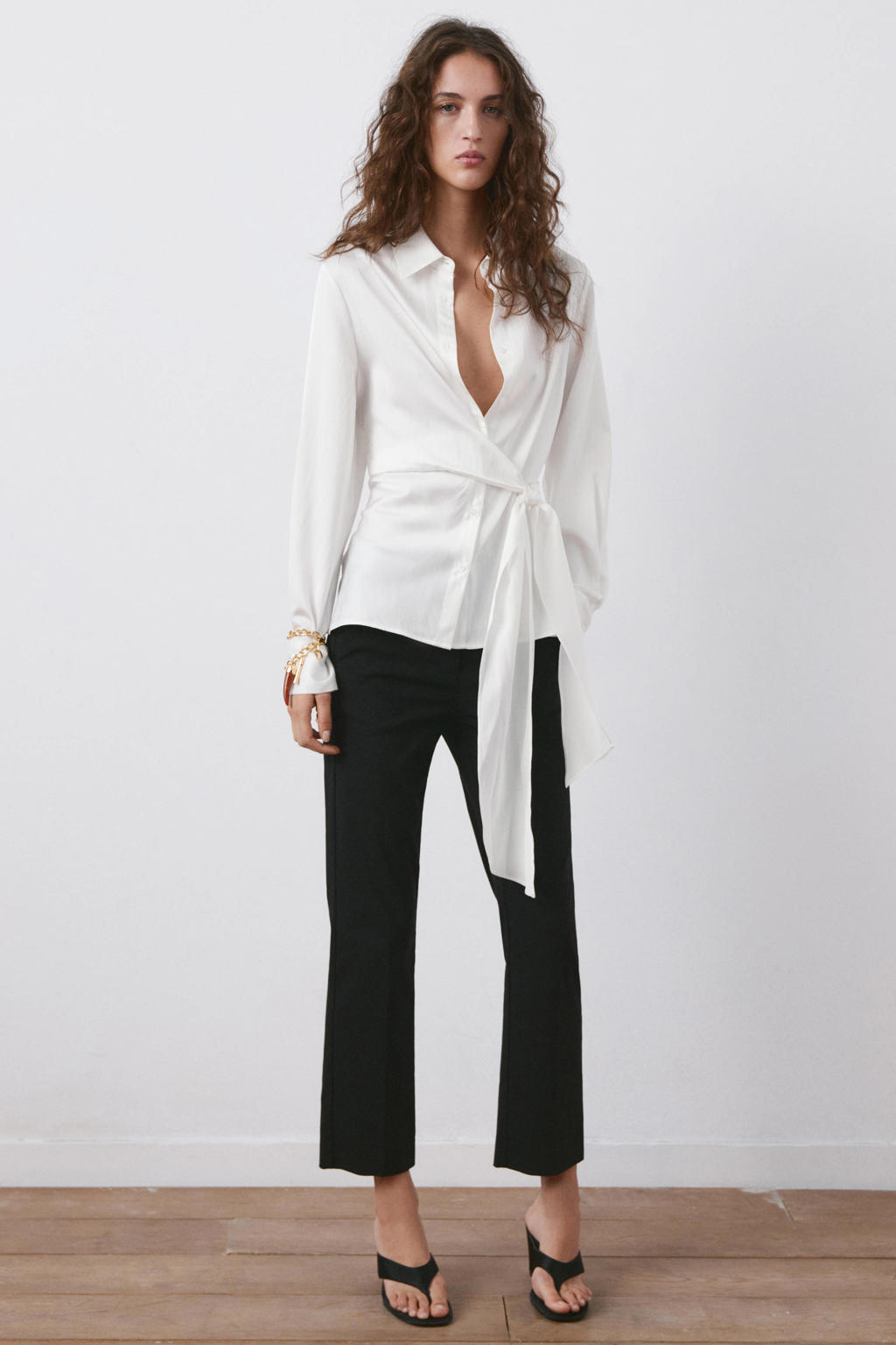 Witte dames Mango blouse van polyester met effen, lange mouwen, klassieke kraag, knoopsluiting en knoopdetail