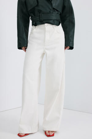 wide leg jeans wit