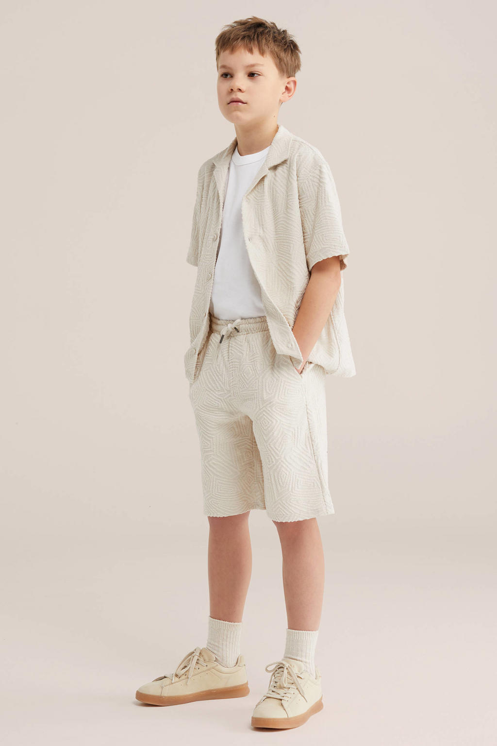 Beige jongens WE Fashion casual overhemd van katoen met effen, korte mouwen, klassieke kraag, knoopsluiting en textuur