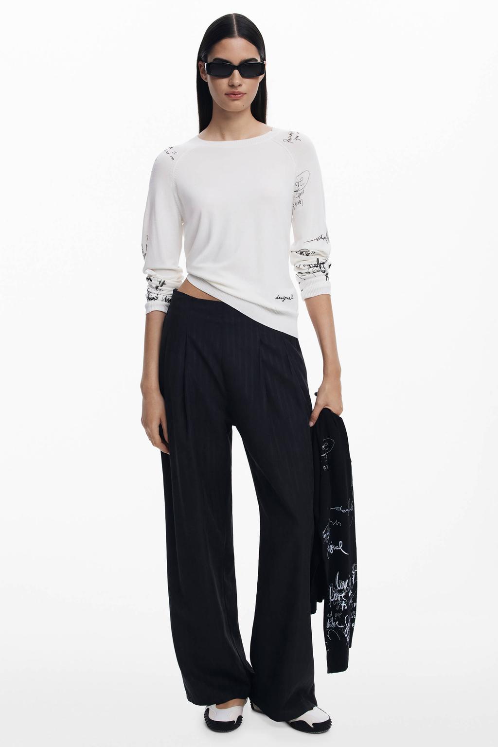 Wit en zwarte dames Desigual top van viscose met logo dessin, lange mouwen en ronde hals