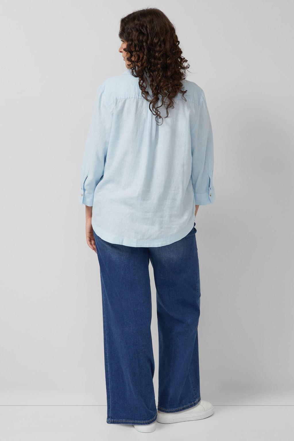 Lichtblauwe dames s.Oliver Curve blouse van linnen met effen, driekwart mouwen, klassieke kraag en knoopsluiting