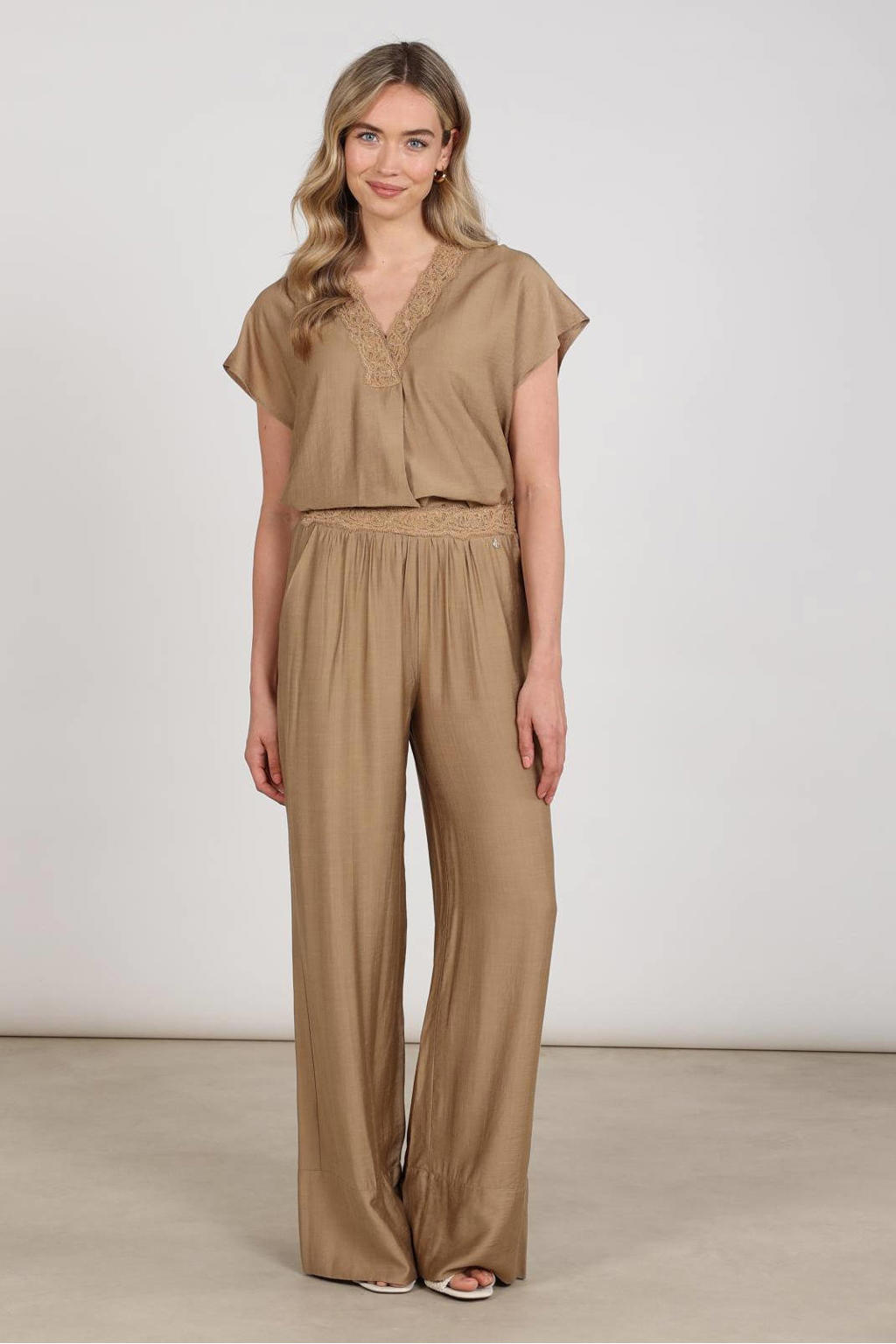 Camelkleurige dames NUKUS wide leg high waist broek van viscose met effen