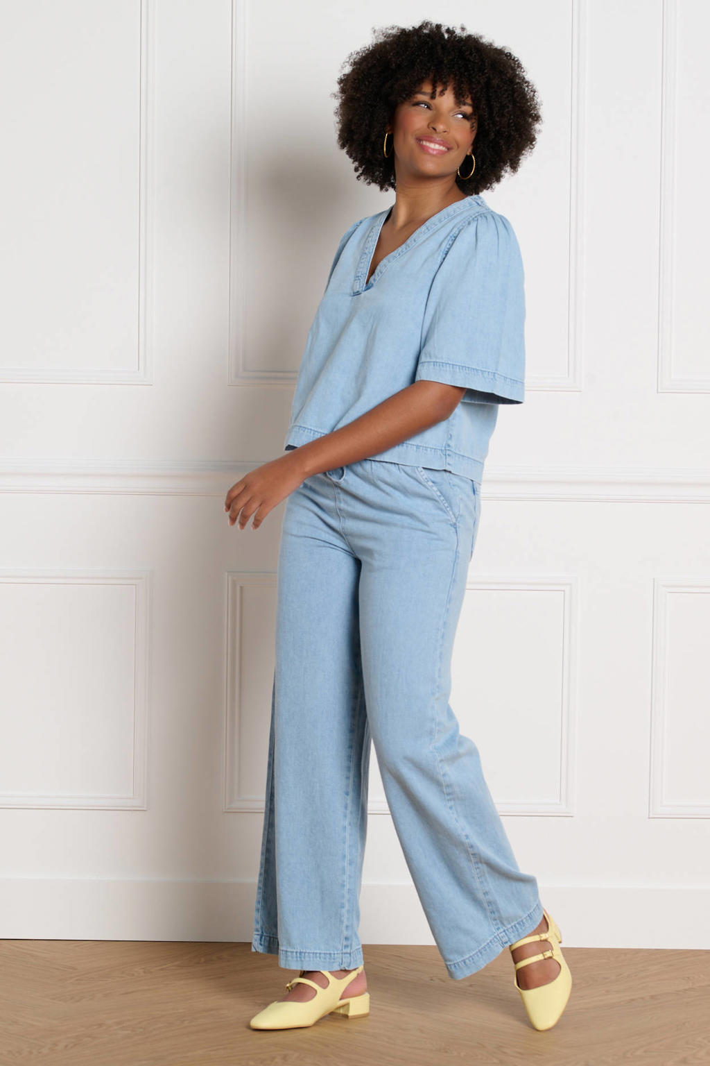 Medium blue denim dames LOLALIZA wide leg regular waist broek van denim met effen