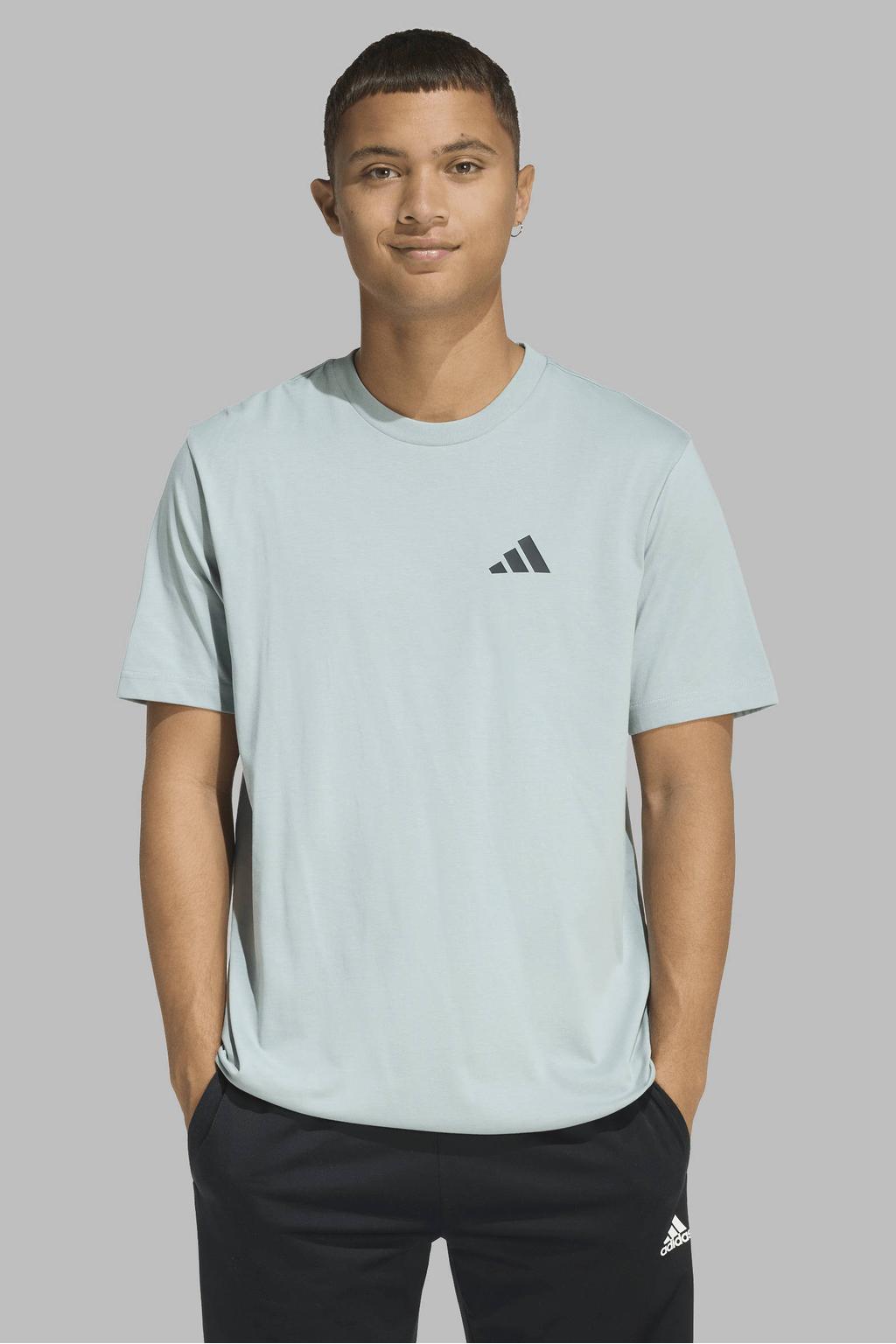 Lichtblauwe heren adidas Sportswear sport T-shirt van katoen met logo dessin, korte mouwen en ronde hals