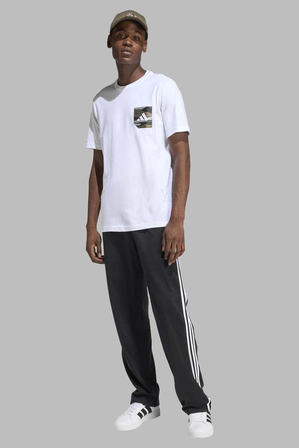 Witte heren adidas Sportswear regular T-shirt van katoen met logo dessin en korte mouwen