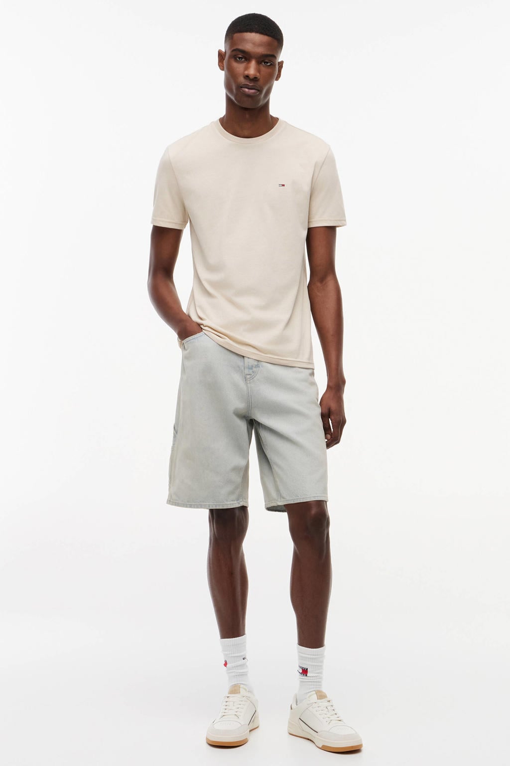 Beige heren Tommy Jeans slim T-shirt van katoen met melée print, korte mouwen en ronde hals