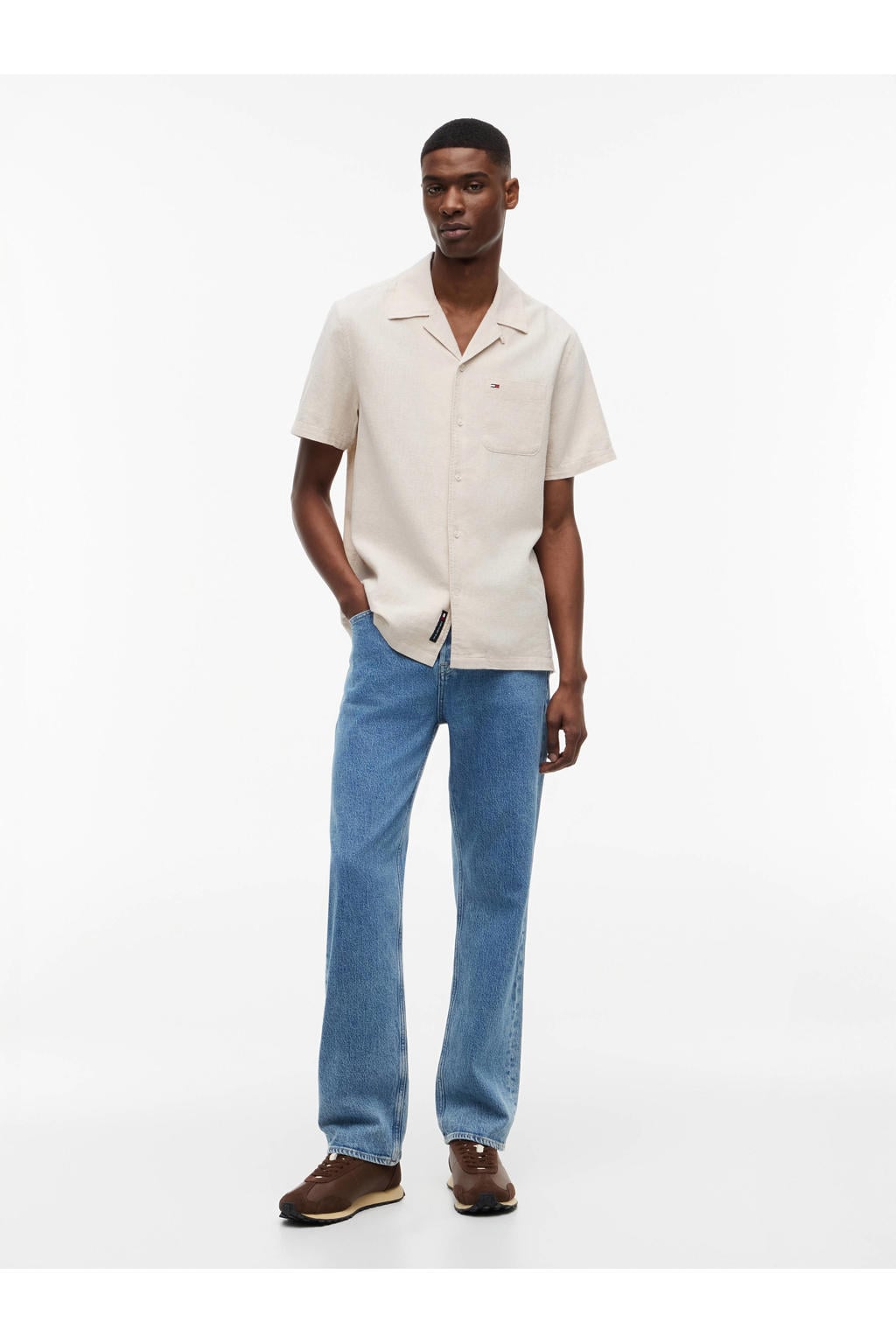 Ecru heren Tommy Jeans regular casual overhemd van linnen met effen, korte mouwen, reverskraag en knoopsluiting