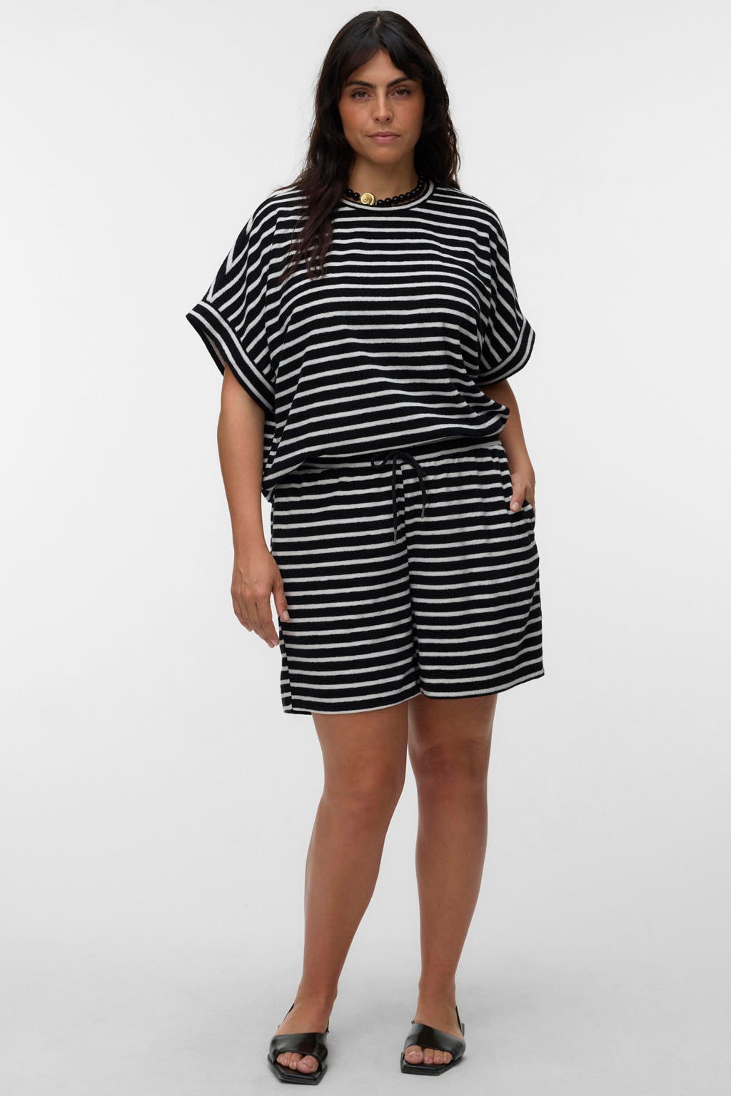 Zwart en ecru dames VERO MODA CURVE regular high waist gestreepte casual short van katoen met elastische tailleband met koord