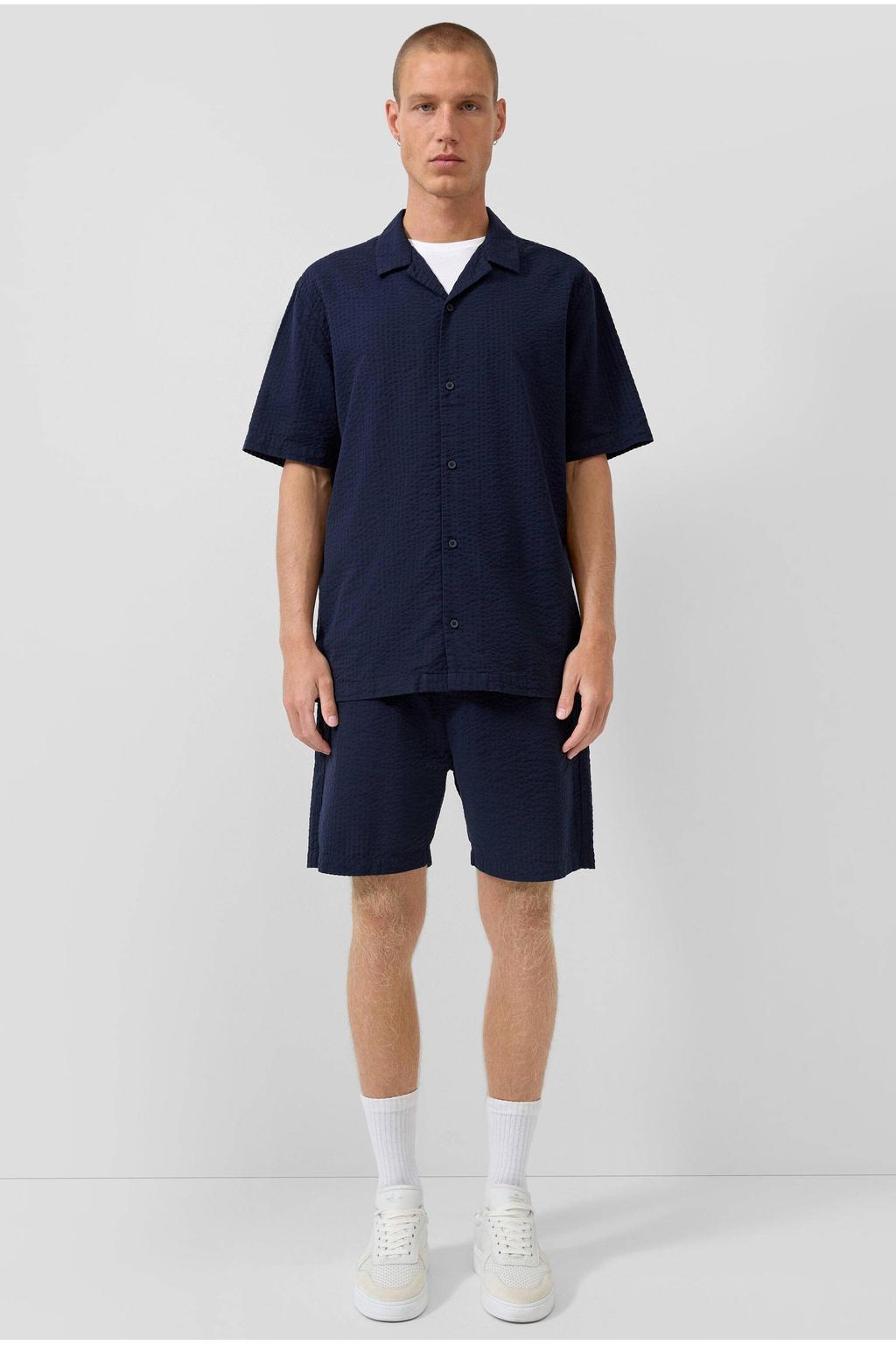 Donkerblauwe heren QS relaxed casual overhemd van katoen met effen, korte mouwen, reverskraag en knoopsluiting