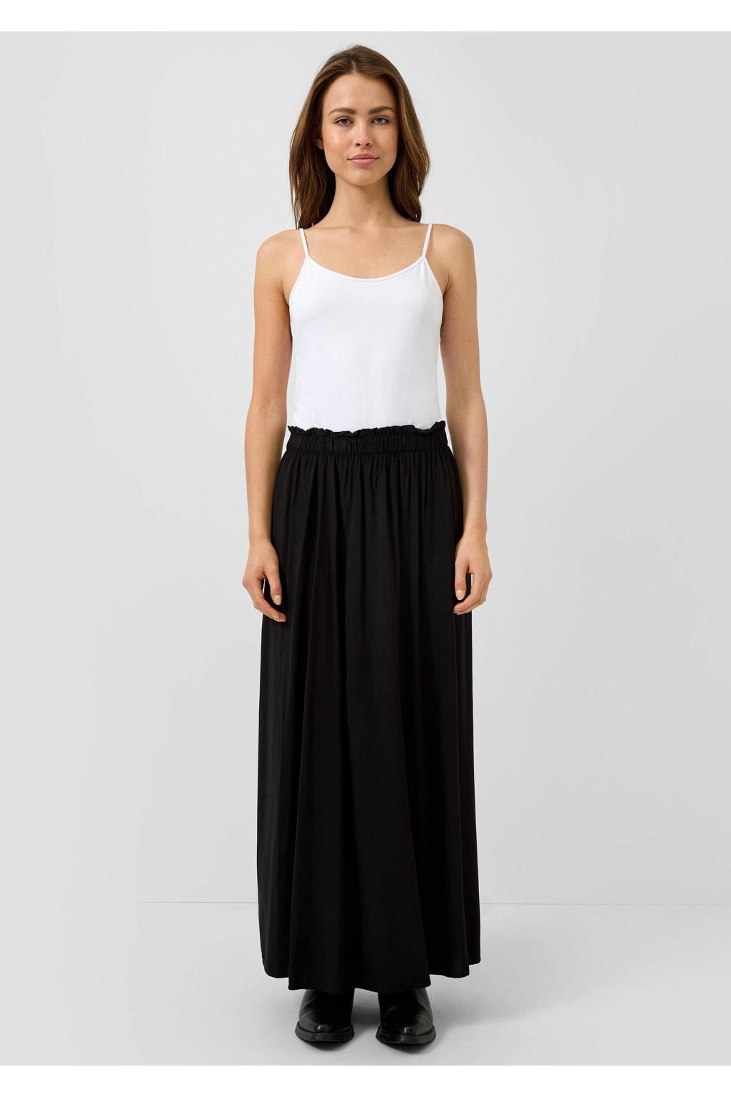Zwarte dames QS maxi rok gemaakt van viscose en met elastische tailleband
