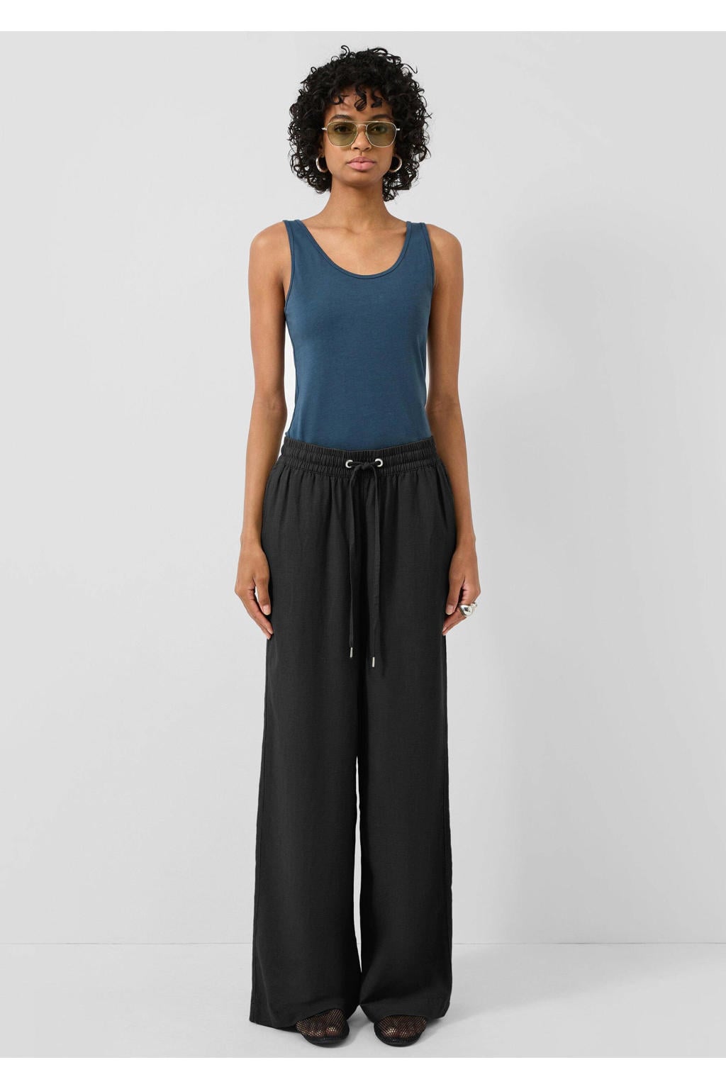 Zwarte dames QS regular waist casual broek van linnen met loose fit, elastische tailleband met koord en effen