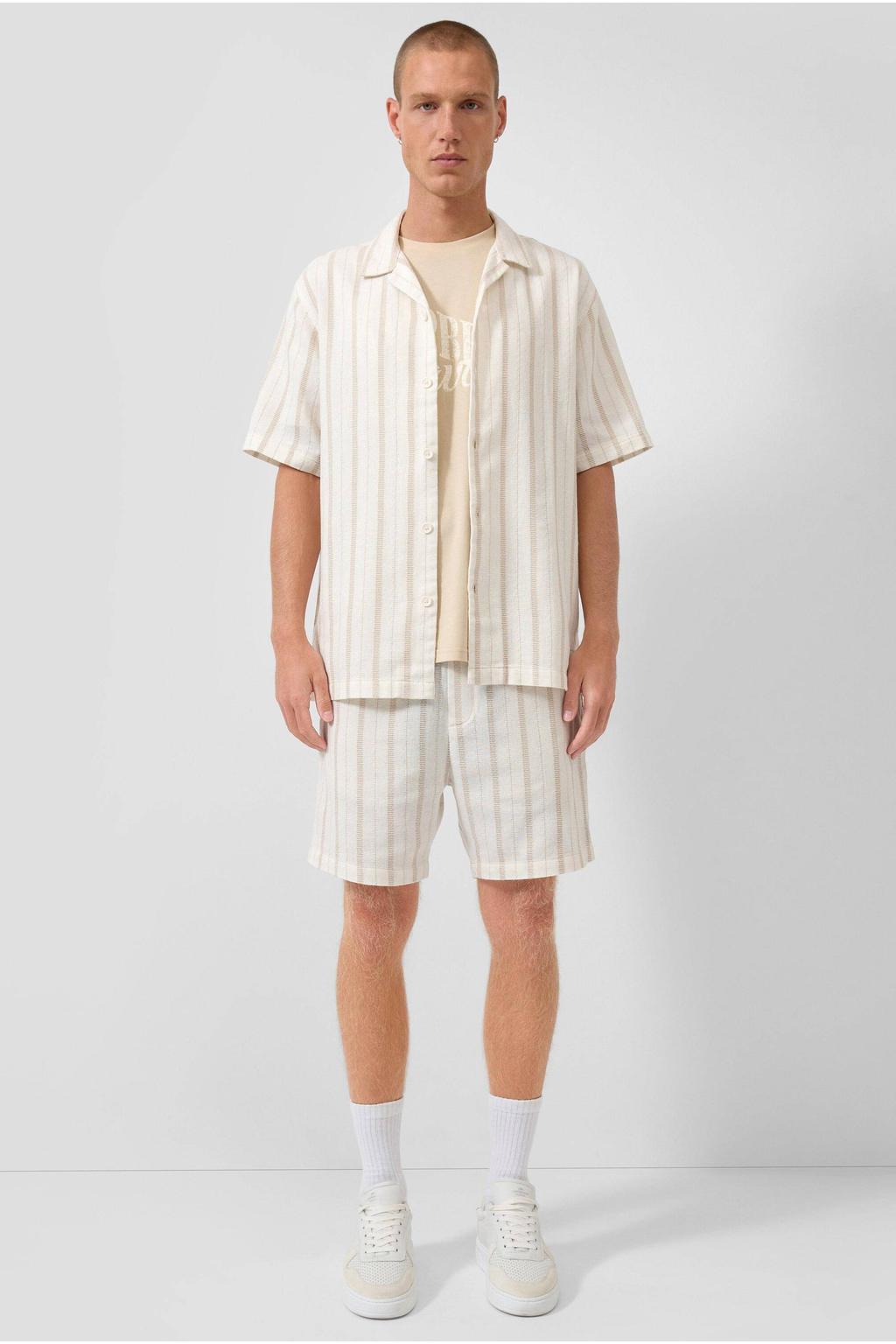 QS regular gestreepte casual short beige