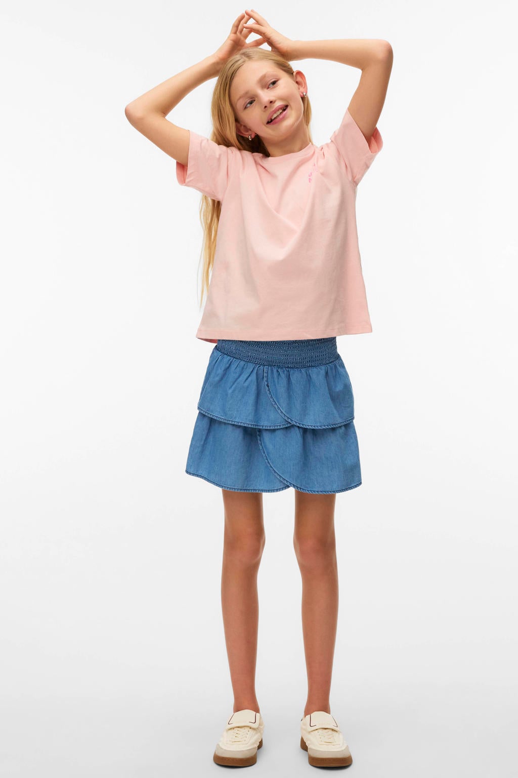 Light blue denim meisjes VERO MODA GIRL spijkerrok gemaakt van denim en met elastische tailleband