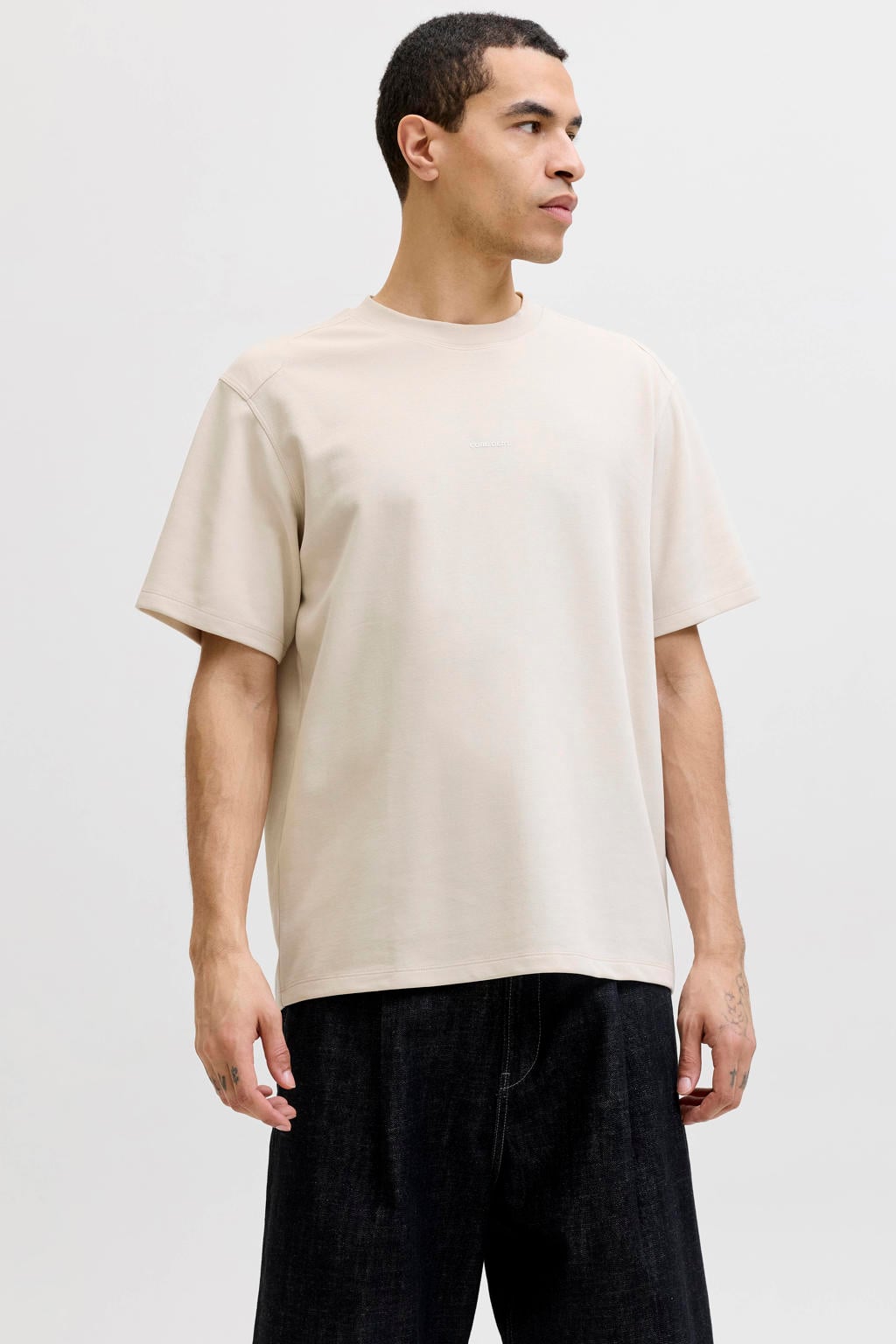 Ecru heren JACK & JONES CORE relaxed T-shirt van polyester met effen, korte mouwen en ronde hals