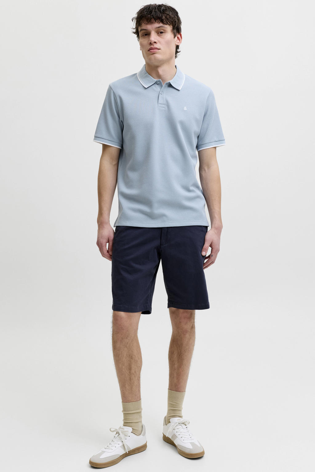 Lichtblauwe heren JACK & JONES ESSENTIALS regular polo met effen, korte mouwen, knoopsluiting en borduursels