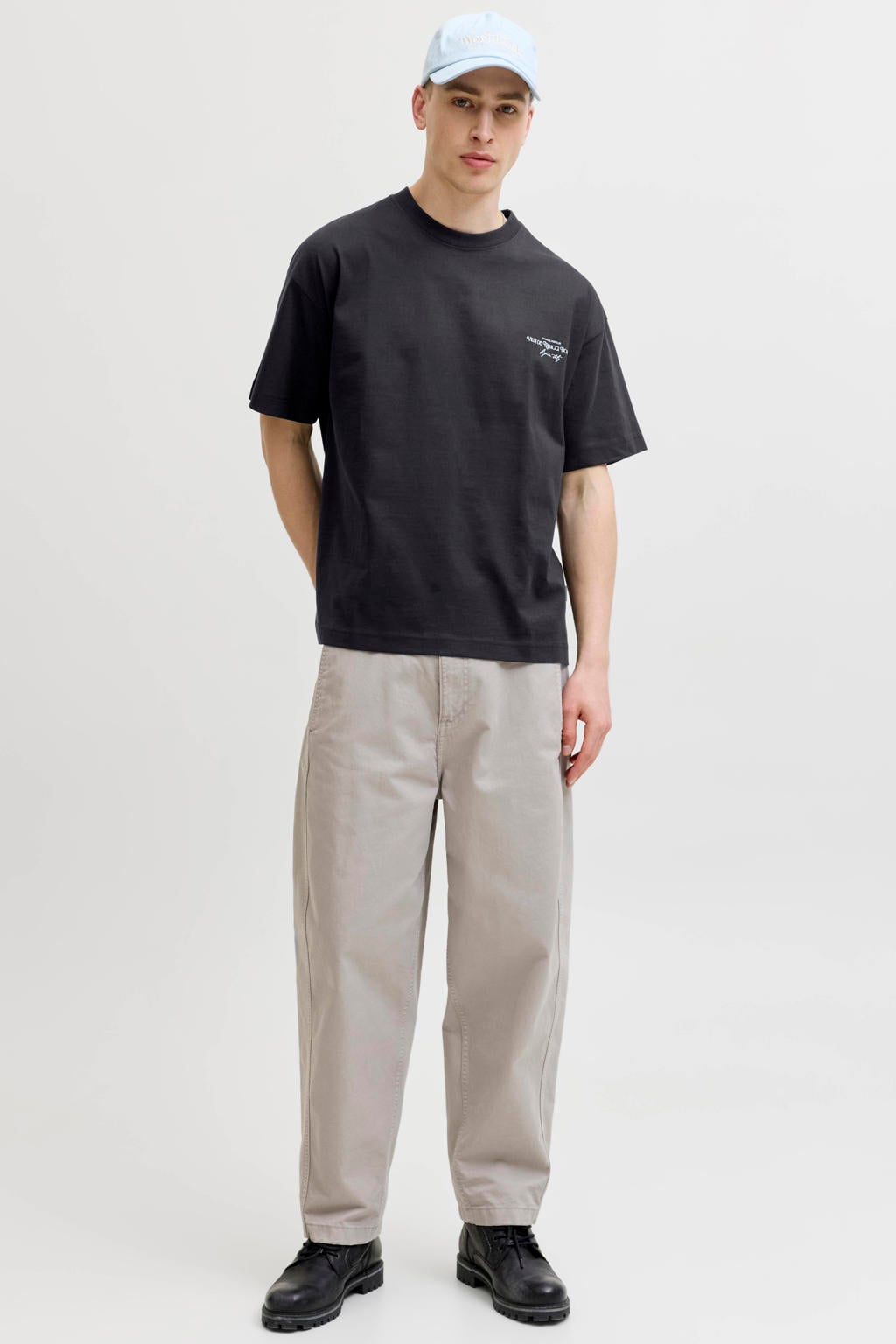 Zwarte heren JACK & JONES ORIGINALS relaxed T-shirt van katoen met backprint, korte mouwen en ronde hals