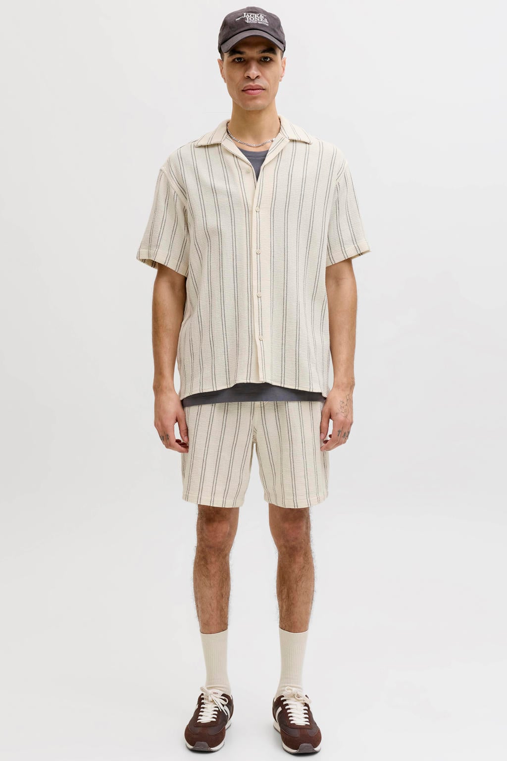 Beige heren JACK & JONES ESSENTIALS regular gestreepte casual overhemd van katoen met korte mouwen, reverskraag, knoopsluiting en geweven detail
