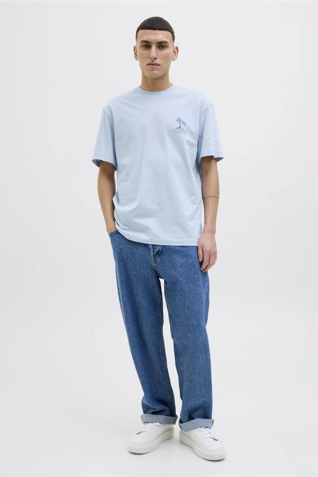 Lichtblauwe heren JACK & JONES regular T-shirt van katoen met backprint, korte mouwen en ronde hals