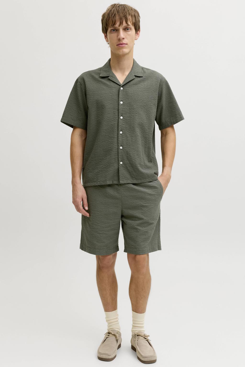 Donkergroene heren JJ REBEL relaxed casual overhemd van polyester met effen, korte mouwen, reverskraag en knoopsluiting