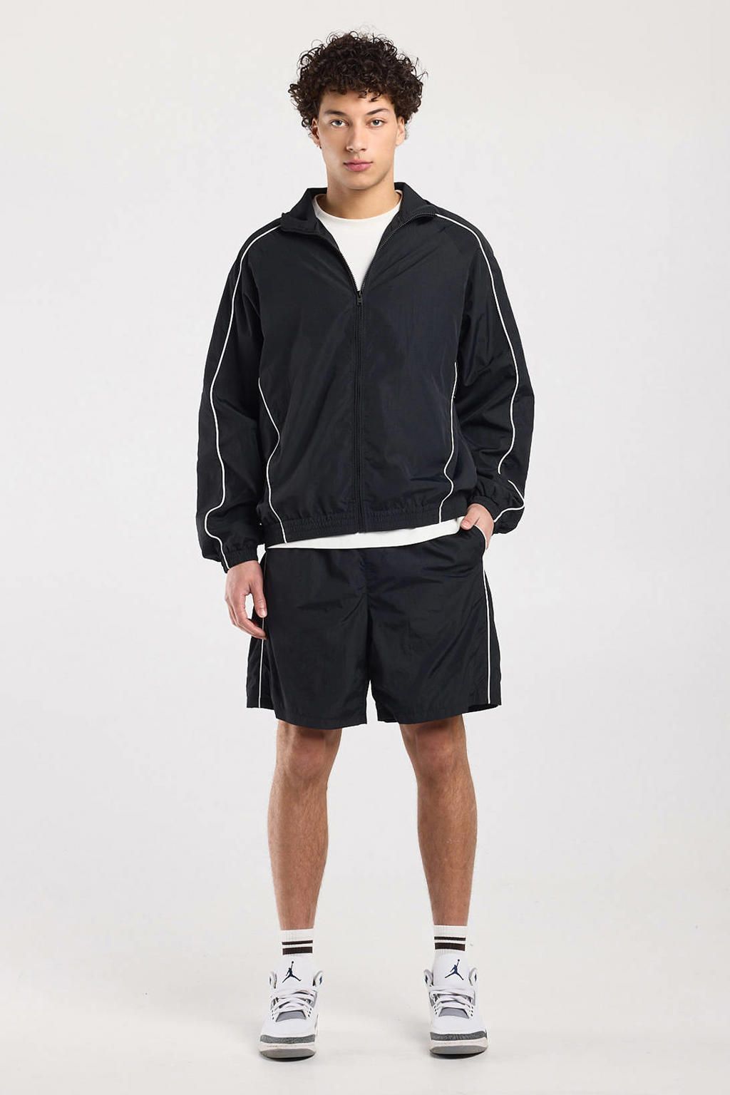 America Today relaxed casual short zwart