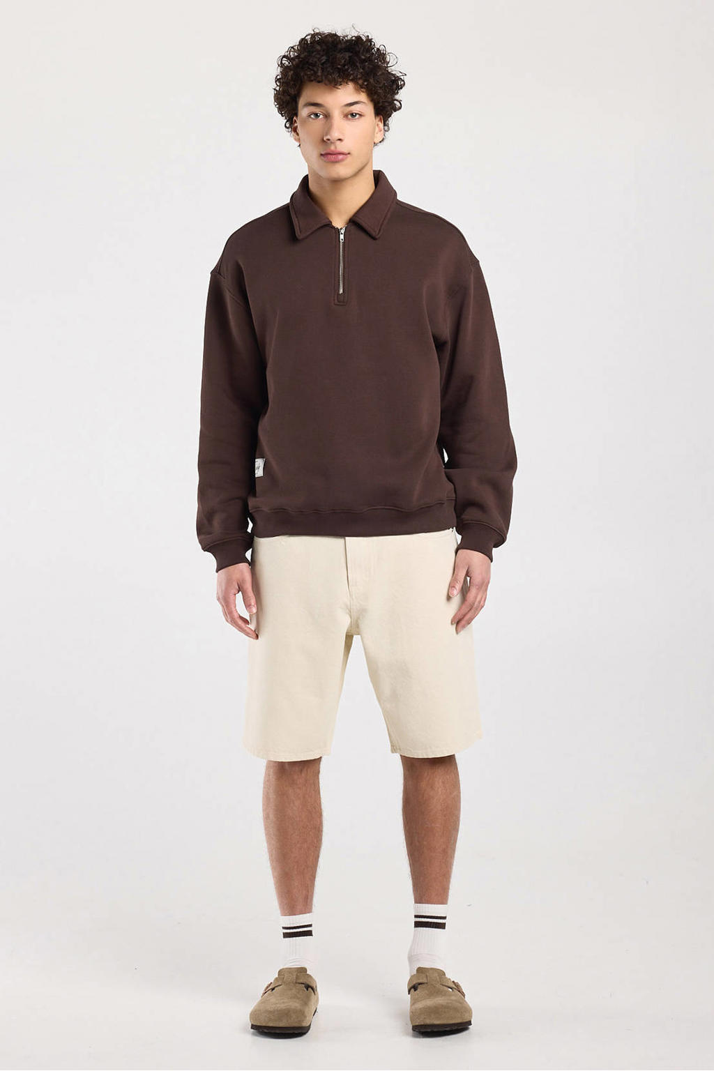 America Today sweater bruin